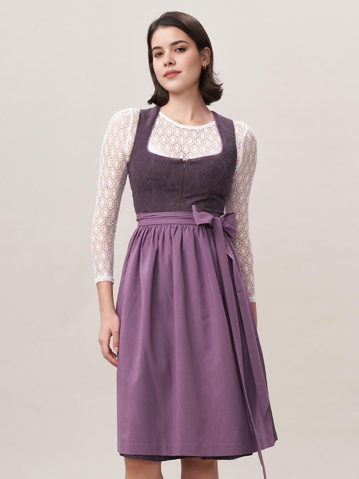 Modernes lila Dirndl von Ehreer
