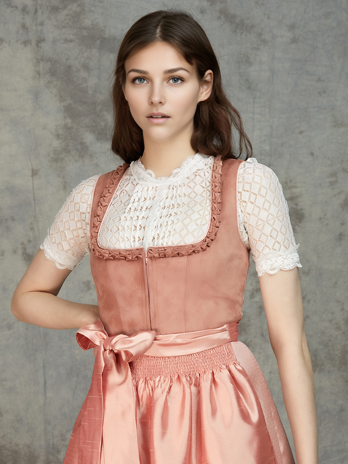 Ehreer Dirndl in Rosa – Eleganz und Tradition vereint