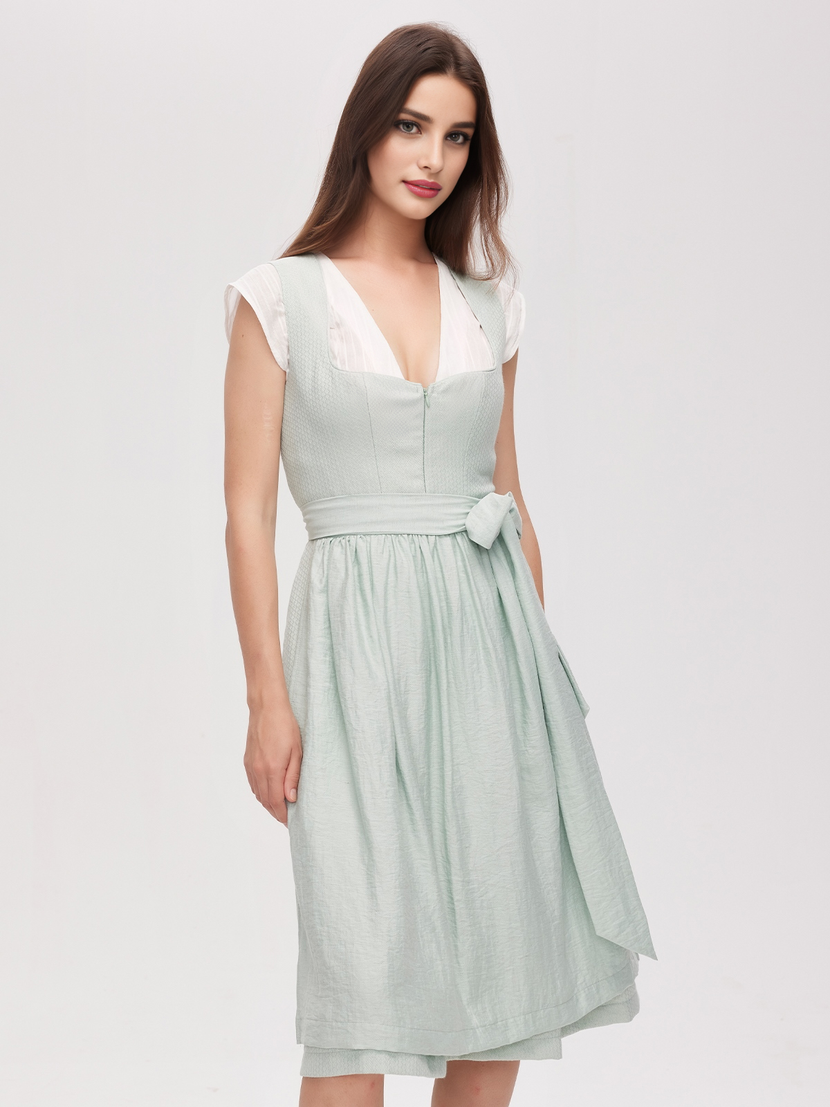 Modernes Dirndl in Grün