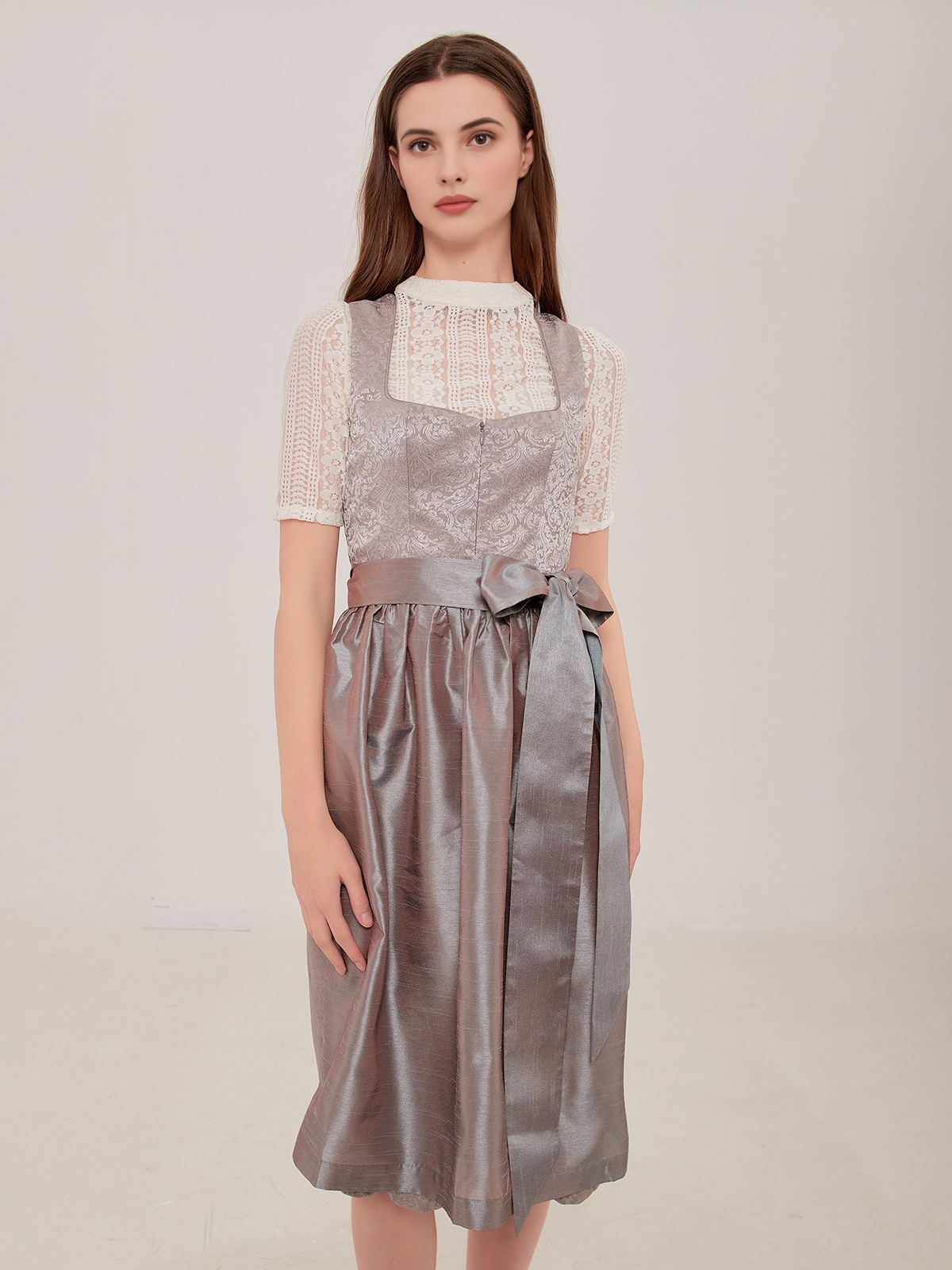 Dirndl Marineblau – ein Blickfang für jeden Anlass