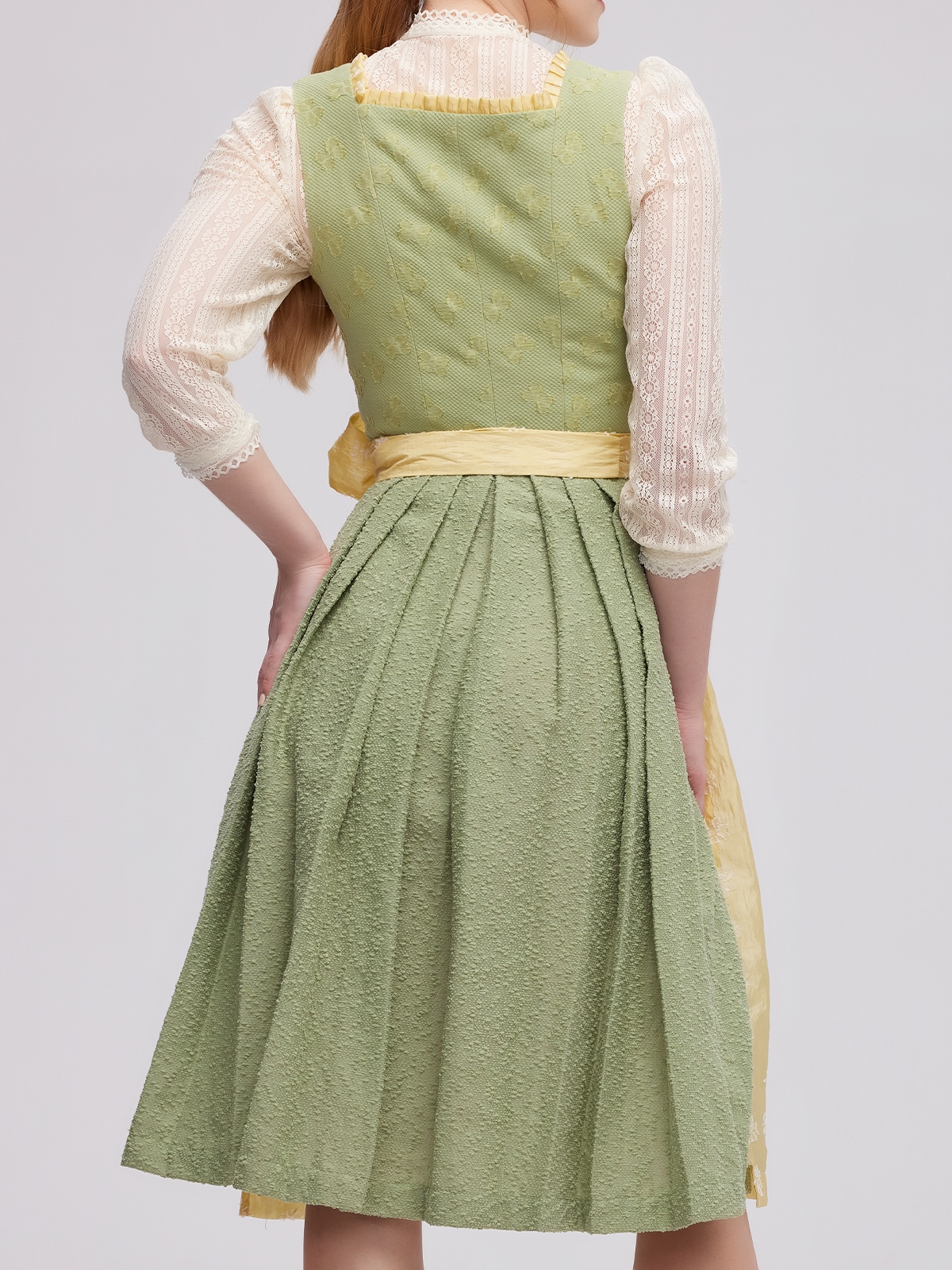 Dirndl in Grün – Tradition trifft auf Luxus
