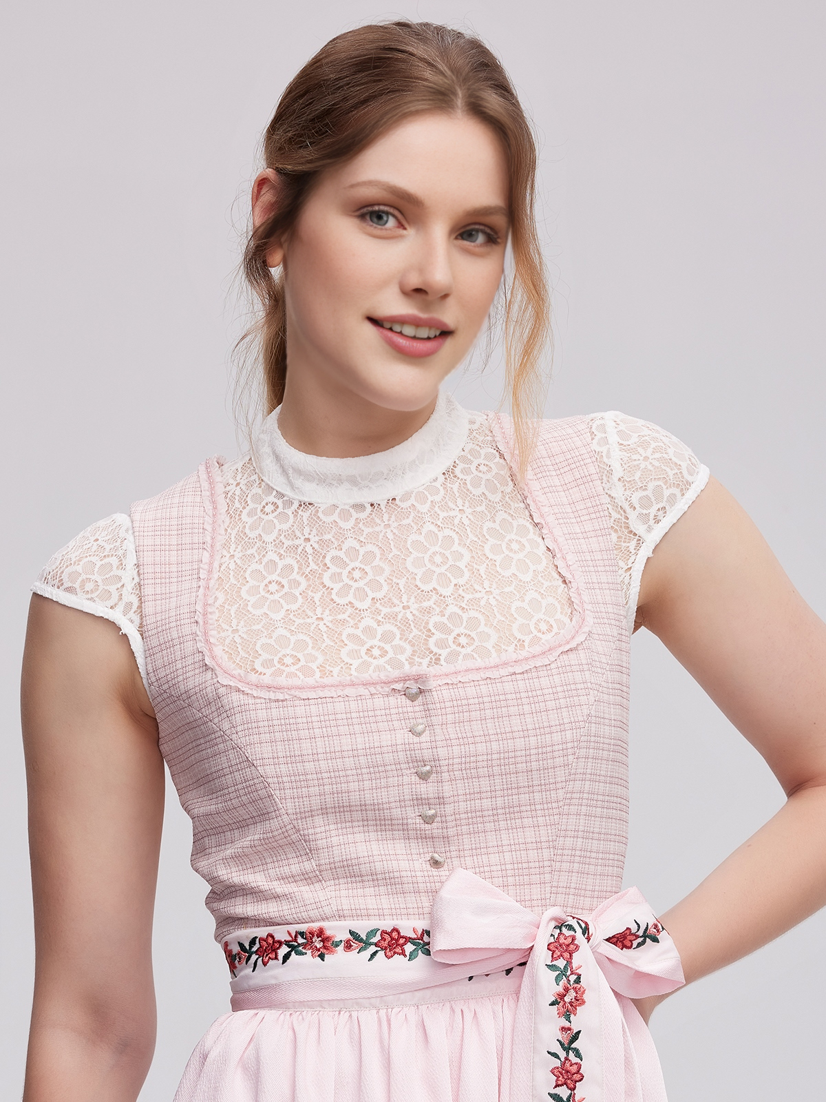Elegantes Dirndl in Rosa