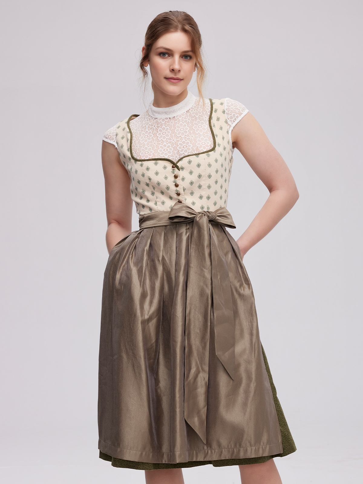 Olivgrünes Dirndl in eleganter Ausführung