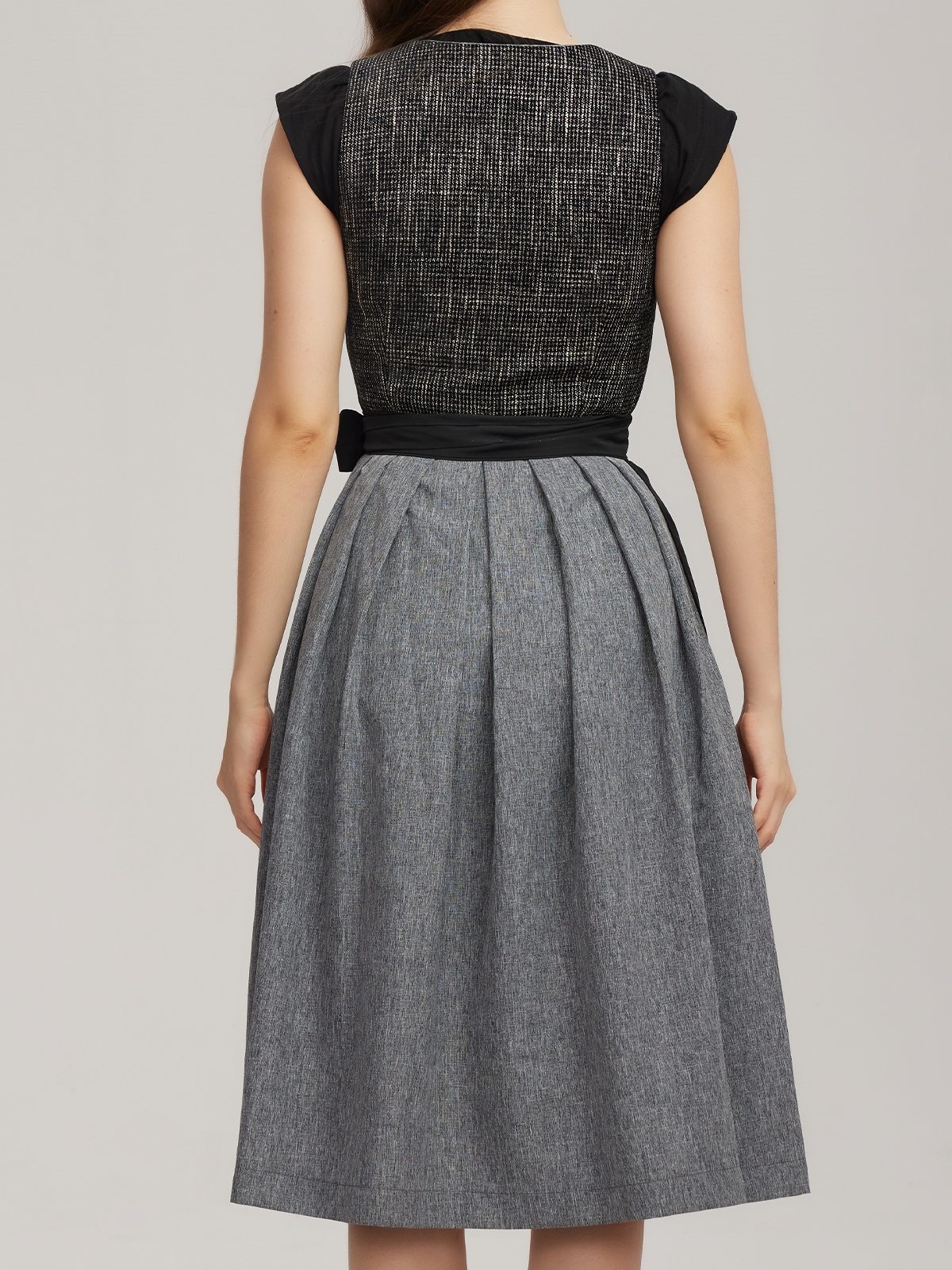 Dirndl in Schwarz – zeitlos elegant