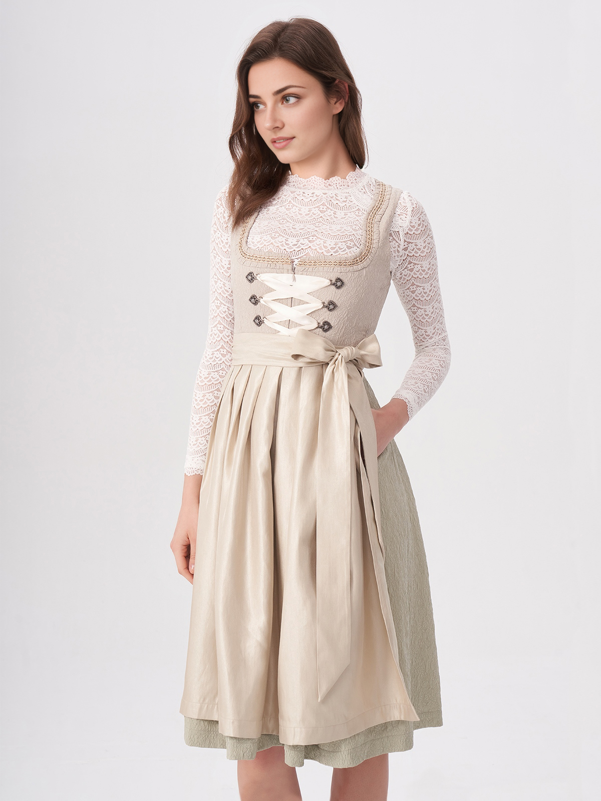Beige Rosa Dirndl – Eleganz und Tradition in einem
