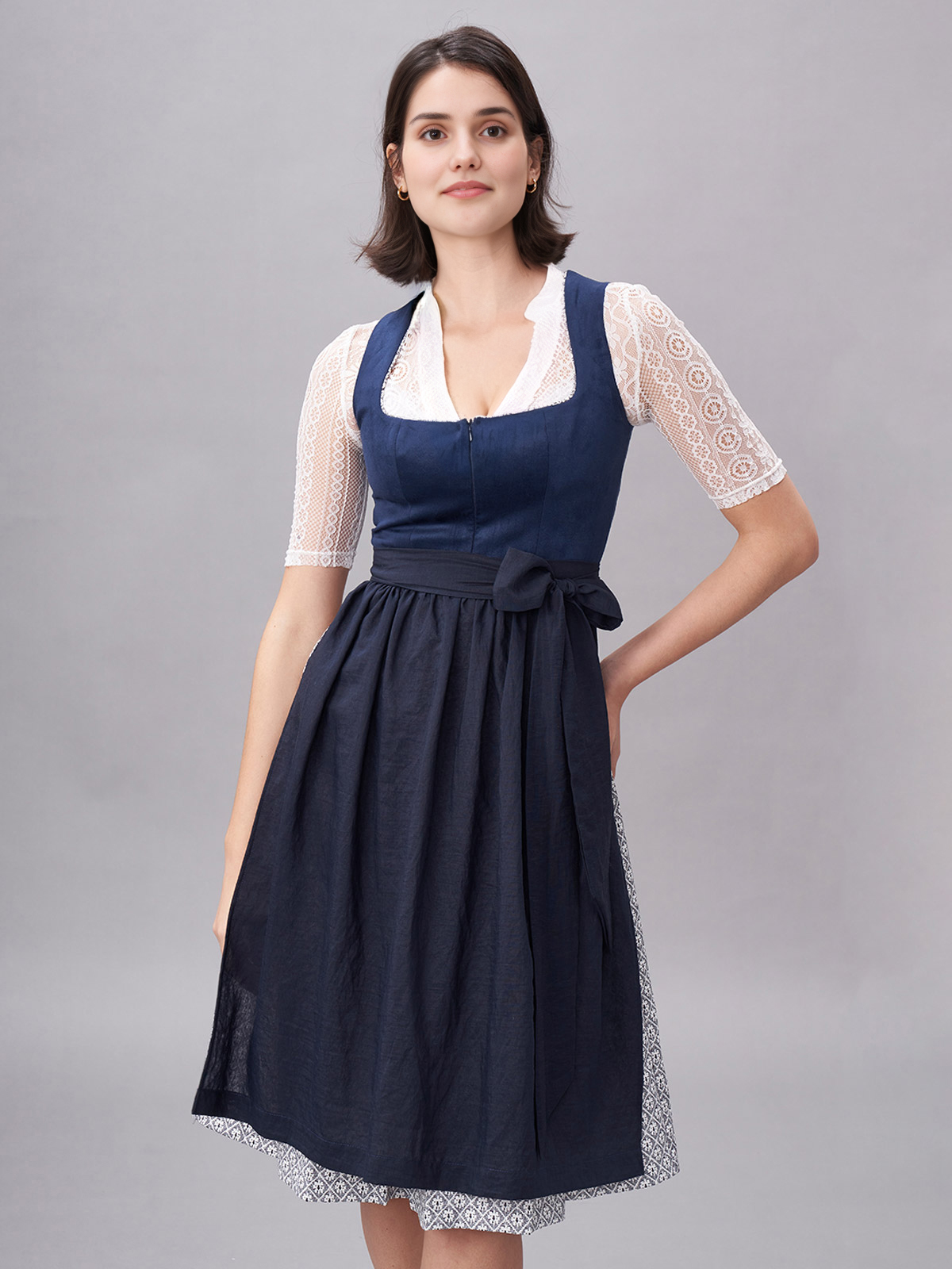 Dirndl samt Oberteil in Blau