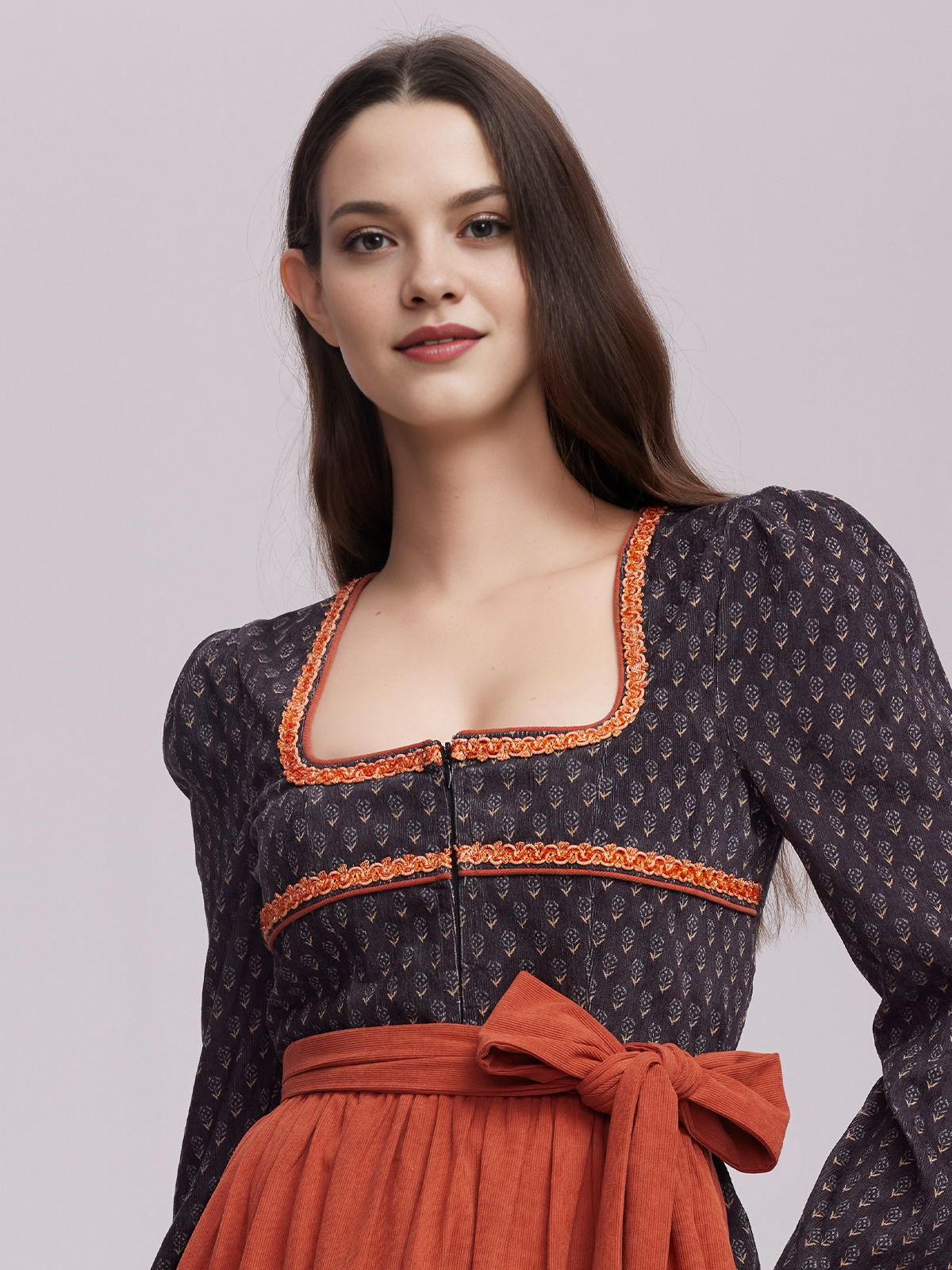 Dirndl Blau Hochgeschlossen
