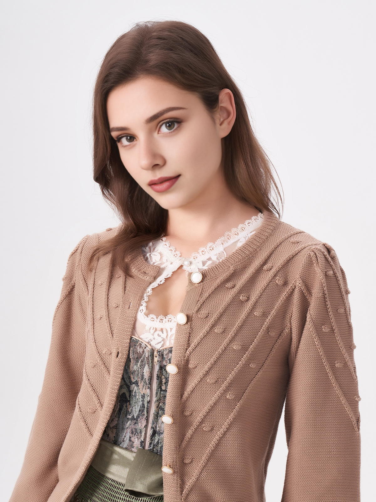 Modernes Dirndl in Braun – perfekt für den Alltag