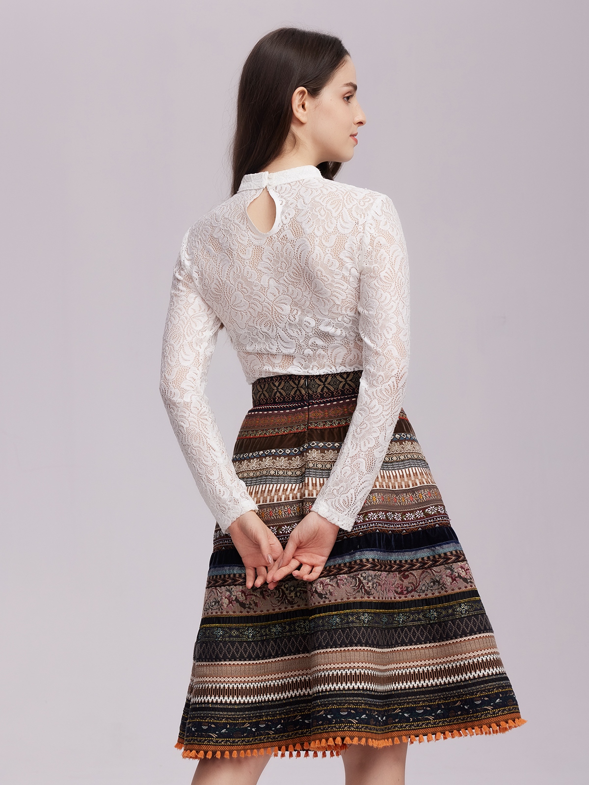 Dirndl mit Leder – Eleganz und Tradition