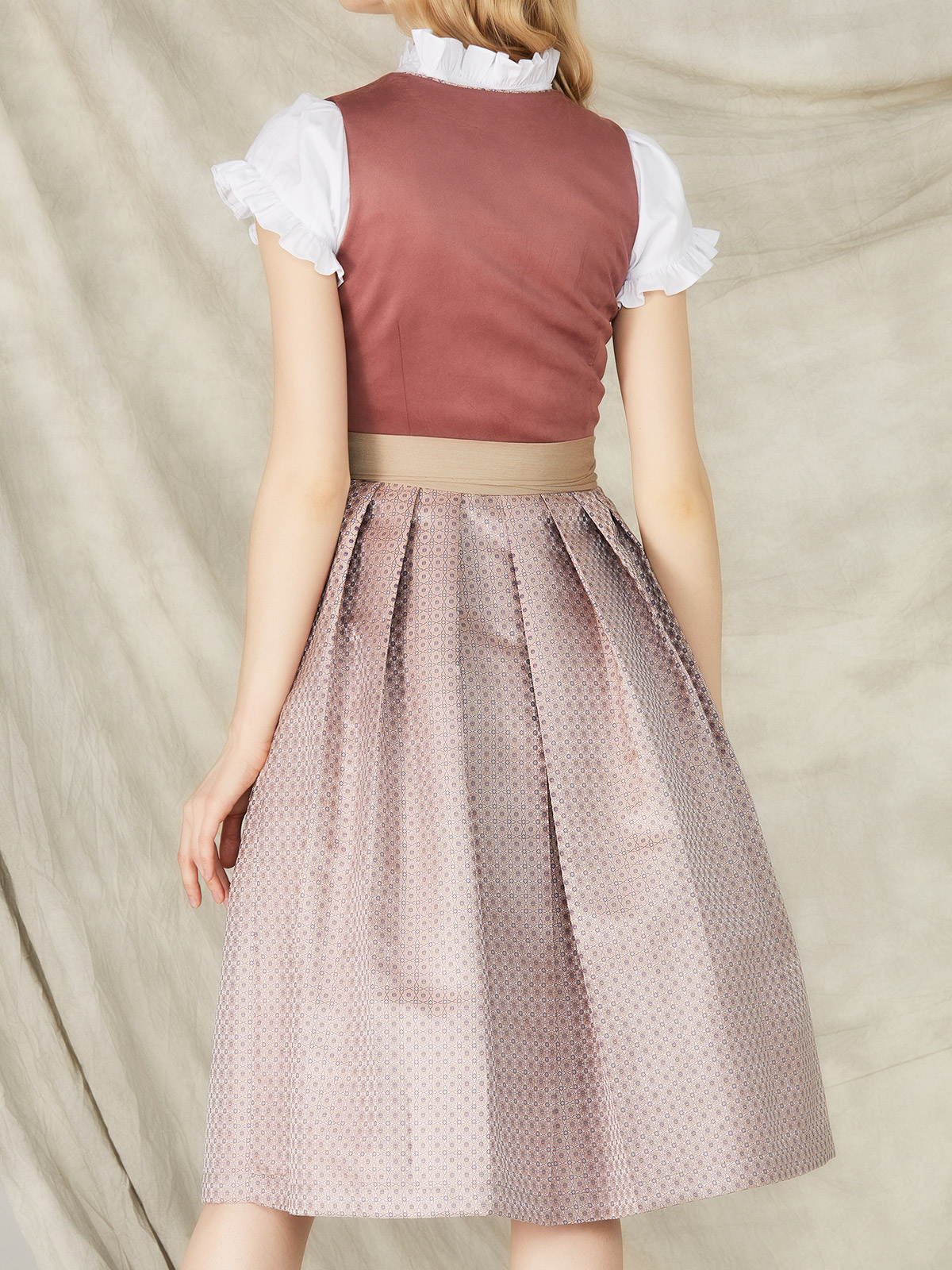 Dirndl mit geradem Ausschnitt in Rosa