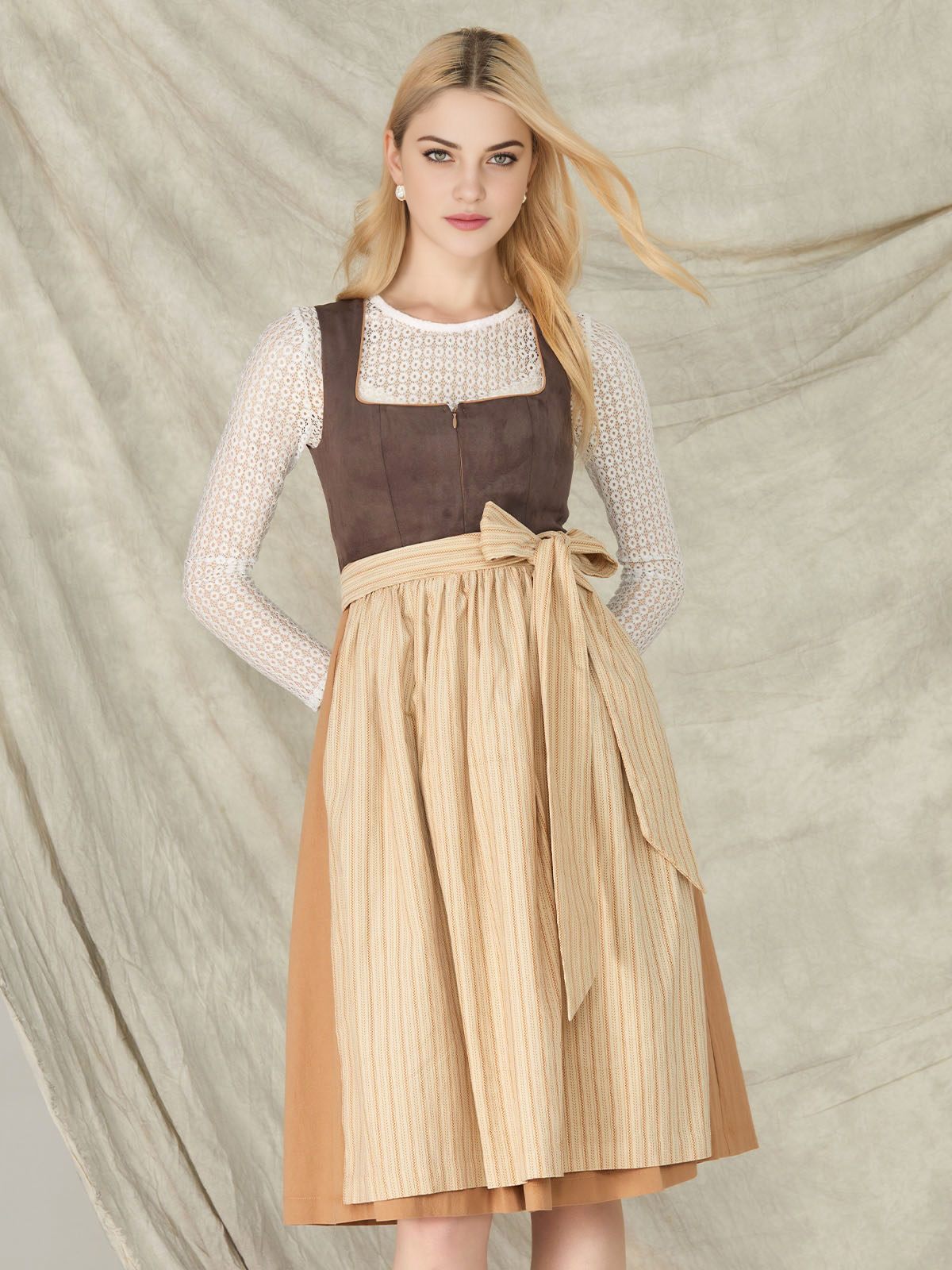 Dirndl mit Samt Oberteil in Braun