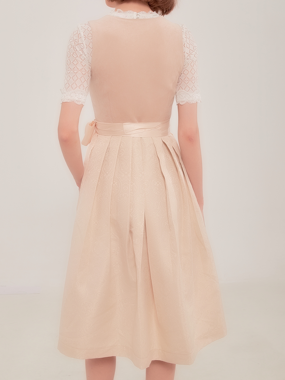 Dirndl Bluse hochgeschlossen in Beige