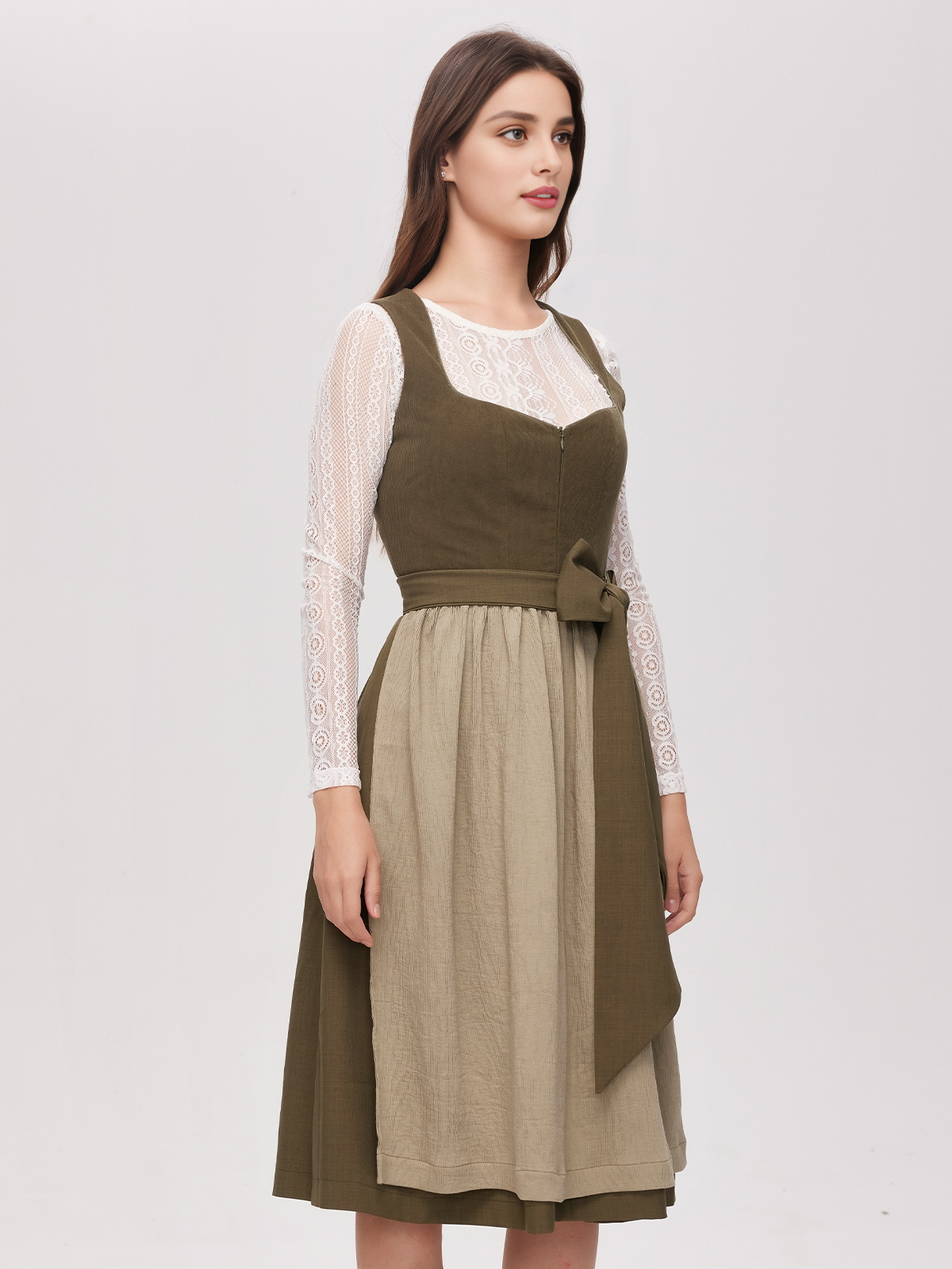 Modernes Dirndl in Grün – perfekt für den Alltag und besondere Anlässe