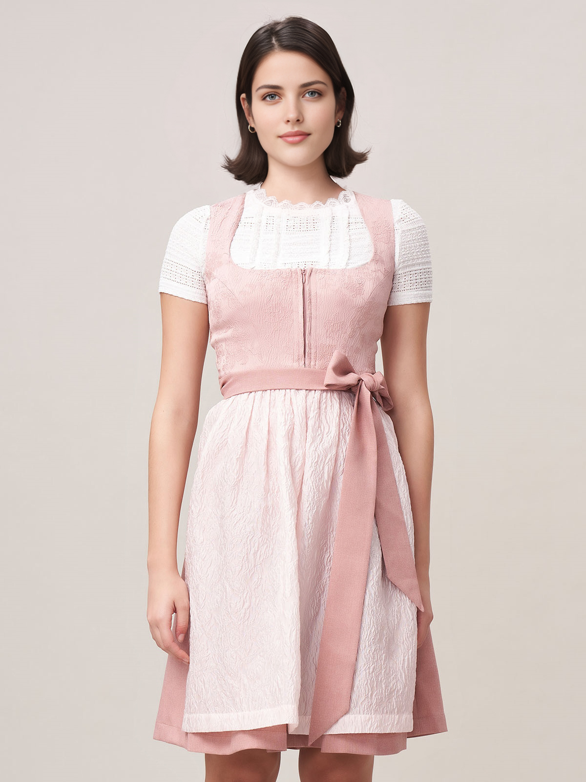 Modernes Dirndl in Rosa – perfekt für den Alltag