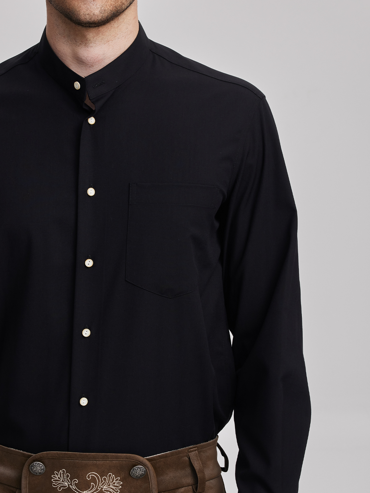 Dirndl in samtigem Hellblau